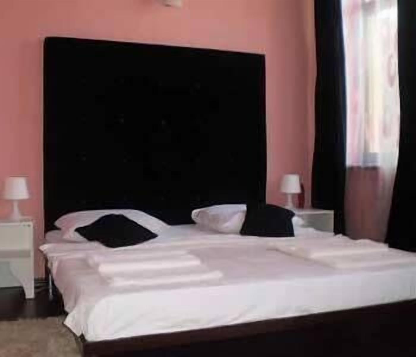 Hotel Papu Bükreş Dış mekan fotoğraf