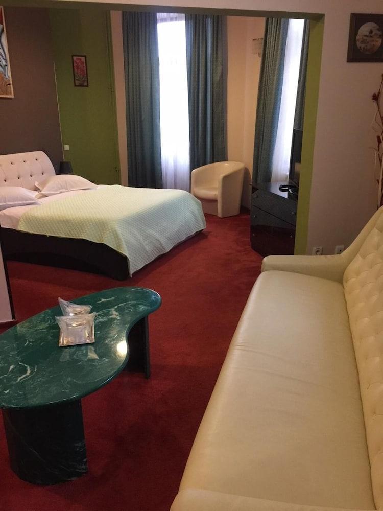 Hotel Papu Bükreş Dış mekan fotoğraf